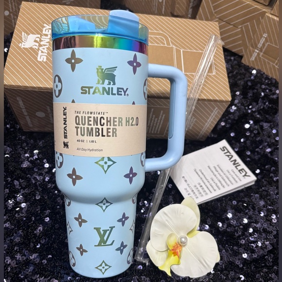 Stanley Accessories - Stanley Light Blue Quencher Tumbler with Pattern